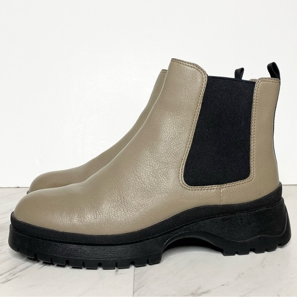 Paolo Tokio Gray Chelsea Lug Sole Bootie 6M - Picture 1 of 14